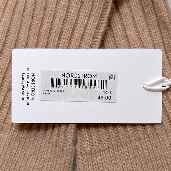 NWT 100% Cashmere Nordstrom Women’s Gloves Neutral Color - Picture 3 of 3